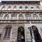 Artistic Home Apartment